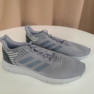 Adidas Mens Asweerun gray men’s size 10